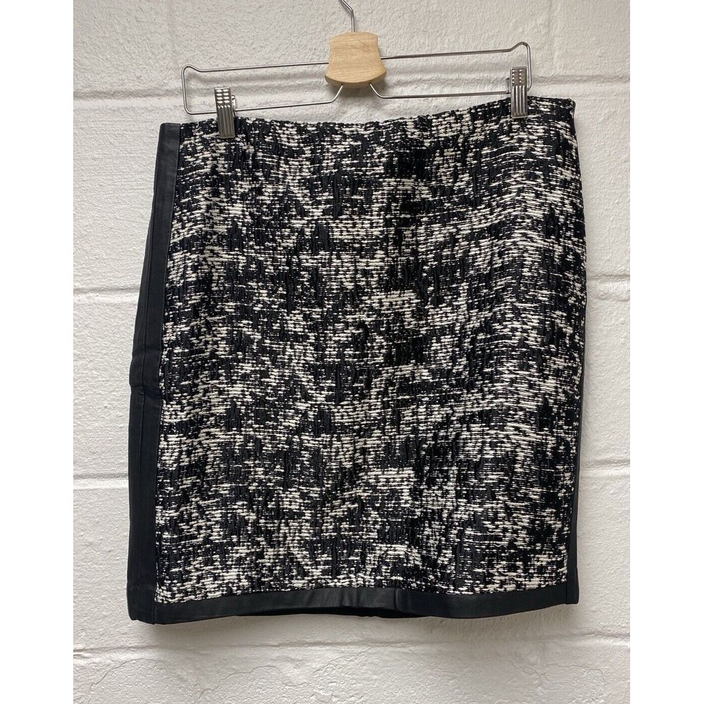 Ann Taylor Black & White Tweed Knit Faux Leather Trim Skirt Sz 12 Career Lined